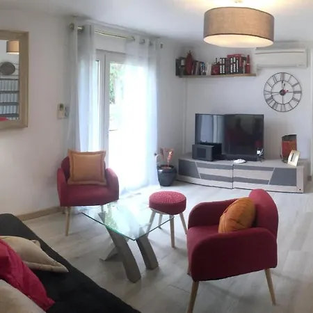 Luxueux A Avec Piscine Partagee 55 M² Apartment *